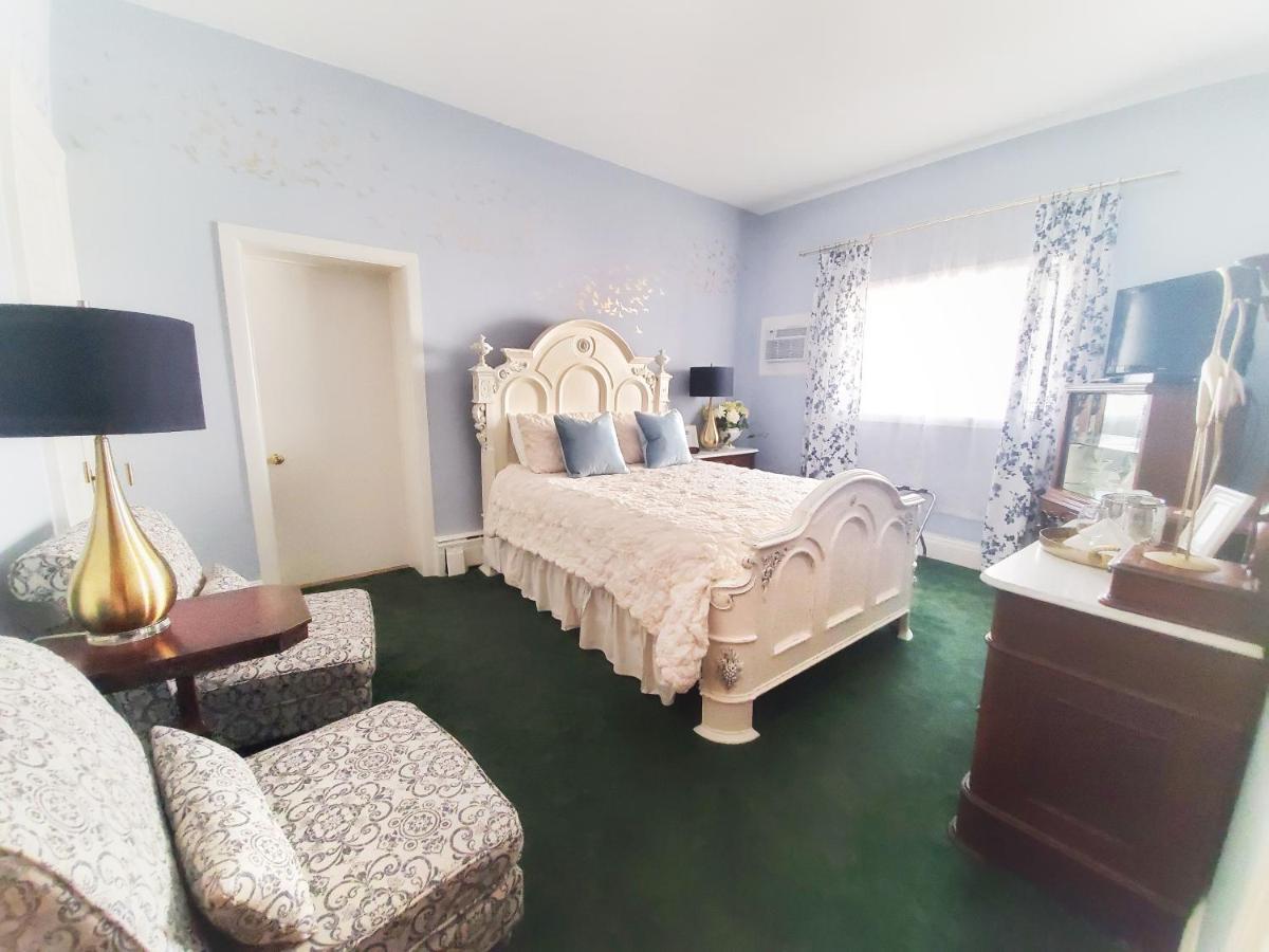 The Old Library Inn Bed & Breakfast Олийн Екстериор снимка