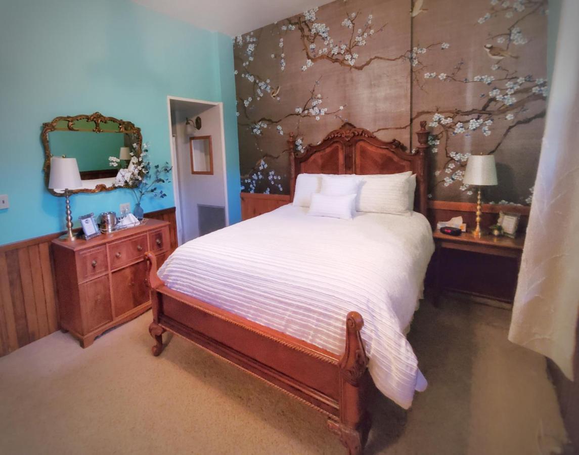 The Old Library Inn Bed & Breakfast Олийн Екстериор снимка